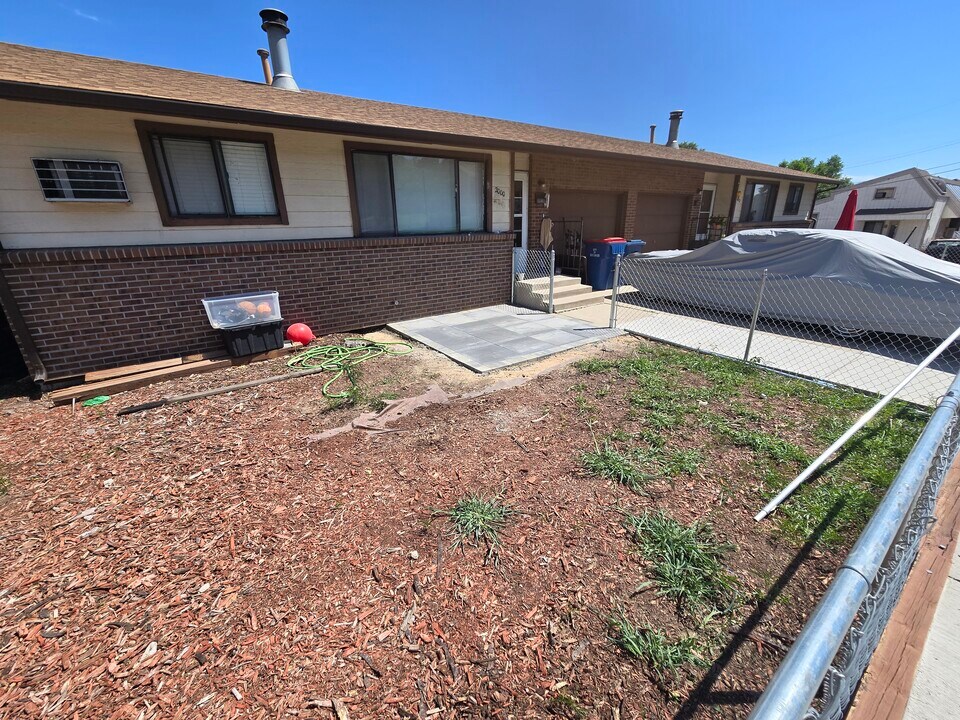 2000 Pierce St in Edgewater, CO - Foto de edificio