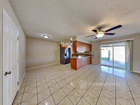 4002 W Kaler Dr in Phoenix, AZ - Building Photo - Building Photo