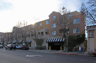 City Center Plaza in Redwood City, CA - Building Photo - Building Photo