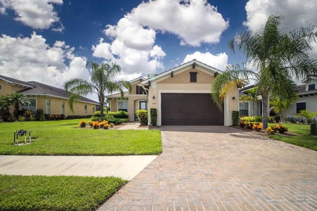 property at 1030 Overlook Ct