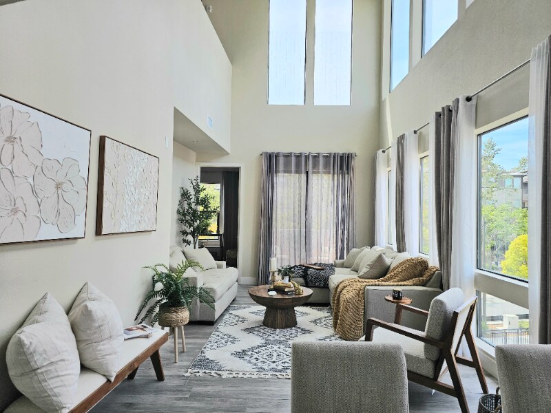 8536 Aspect Dr in San Diego, CA - Building Photo
