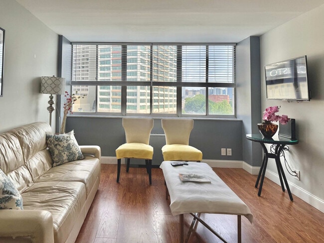 215 Piedmont Ave NE