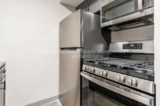 2085 W Broad St in Columbus, OH - Building Photo - Building Photo