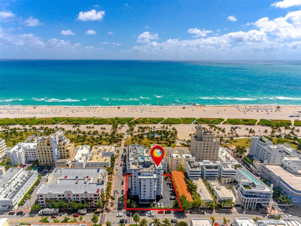 1255 Collins Ave in Miami Beach, FL - Building Photo