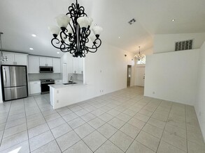 2014 Normandy Cir in West Palm Beach, FL - Building Photo - Building Photo