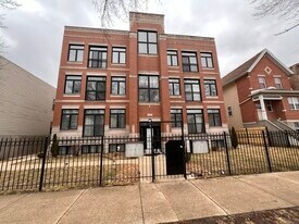 633 E Bowen Ave in Chicago, IL - Building Photo