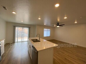 3237 E Labyrinth Pt Cir in Washington, UT - Building Photo - Building Photo