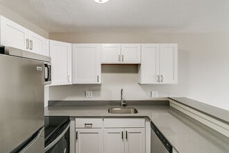 The PARK in Lincoln Park, MI - Building Photo - Building Photo