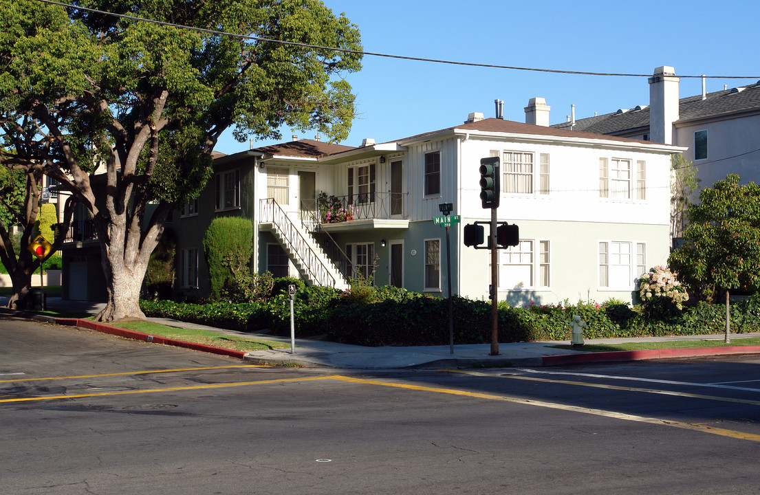 111 W Palm Ave in El Segundo, CA - Building Photo