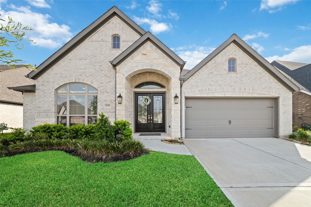 19035 Dappled Mare Cir in Tomball, TX - Building Photo