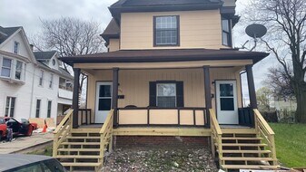 409 Eastern Ave in Toledo, OH - Building Photo