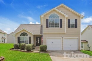 3120 Far Emerald Land in Union City, GA - Building Photo