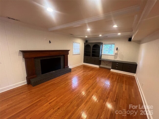 6611 Lancer Dr in Charlotte, NC - Foto de edificio - Building Photo