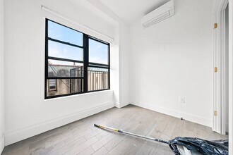 94 Avenue A in New York, NY - Building Photo - Building Photo