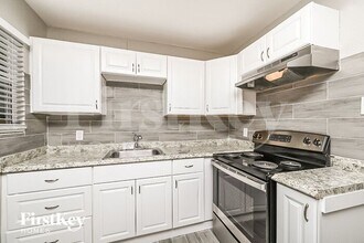7916 Bahia Ave in Tampa, FL - Building Photo - Building Photo