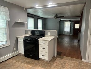 103 Silver Ln in East Hartford, CT - Building Photo - Building Photo