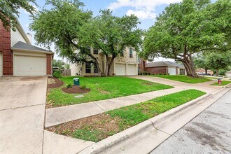 816 Rusk Rd in Round Rock, TX - Building Photo - Building Photo