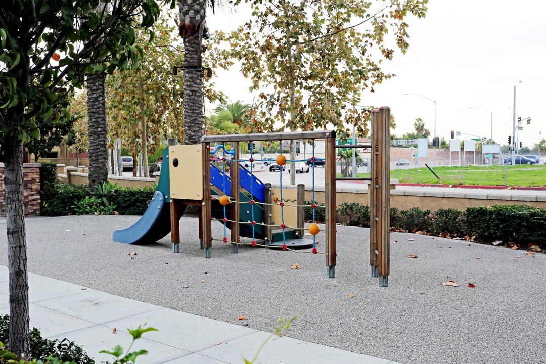 Diamond Aisle Apartments in Anaheim, CA - Building Photo