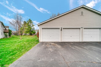 342 Mulberry Ct in Bartlett, IL - Building Photo - Building Photo