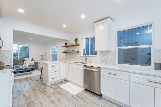 1018 E 56th St in Tacoma, WA - Building Photo - Building Photo