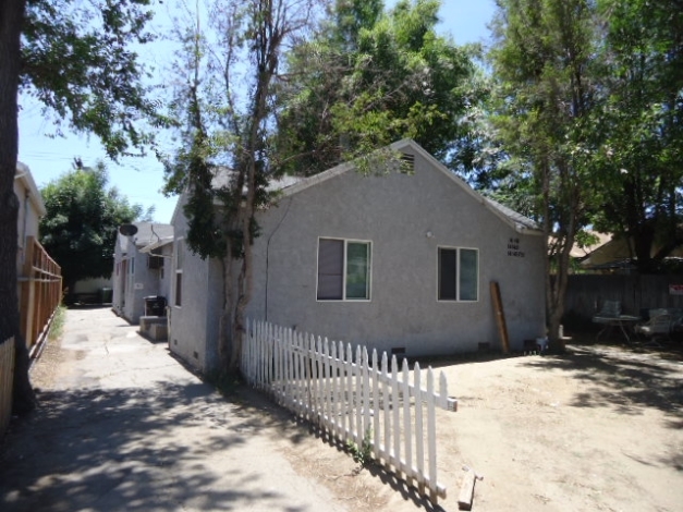 14146 Friar St in Van Nuys, CA - Foto de edificio - Building Photo