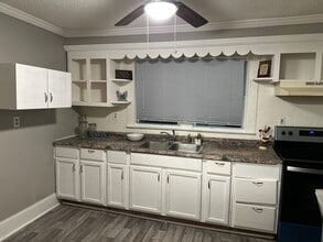 1307 W Walnut Ave in Gastonia, NC - Building Photo - Building Photo