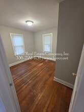 1813 3rd St E in Winston-Salem, NC - Foto de edificio - Building Photo