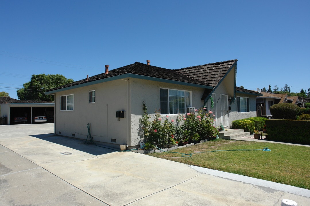 2387 Karen Dr in Santa Clara, CA - Building Photo