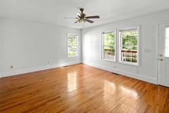 14 Maple Ln in Asheville, NC - Foto de edificio - Building Photo