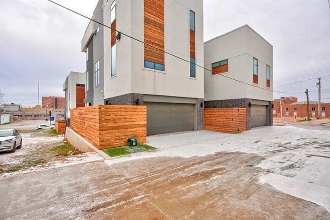 819 NW 6th St in Oklahoma City, OK - Building Photo - Building Photo