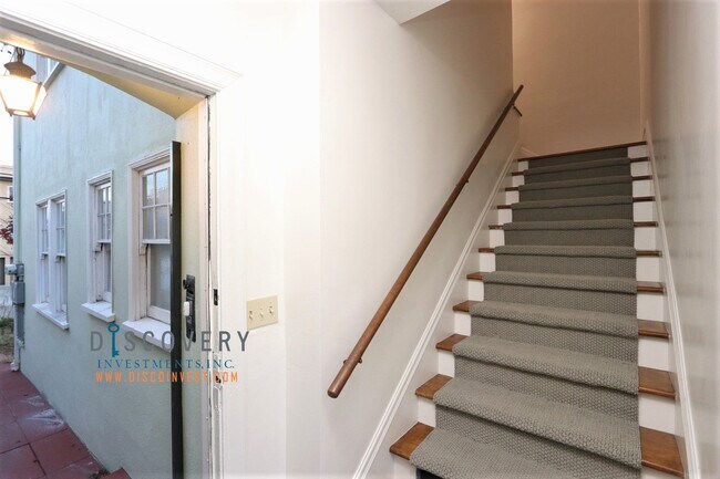 841 Warfield Ave in Oakland, CA - Building Photo - Building Photo