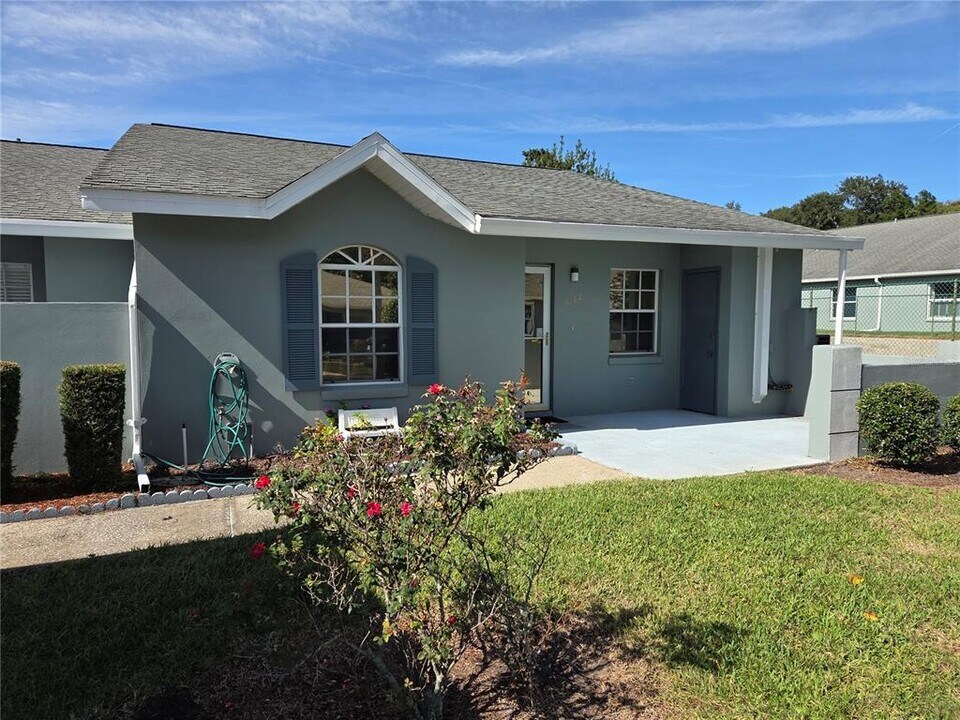 6788 Basswood Cir in Zephyrhills, FL - Building Photo