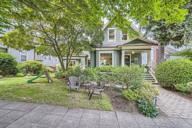 property at 1917 4th Ave W
