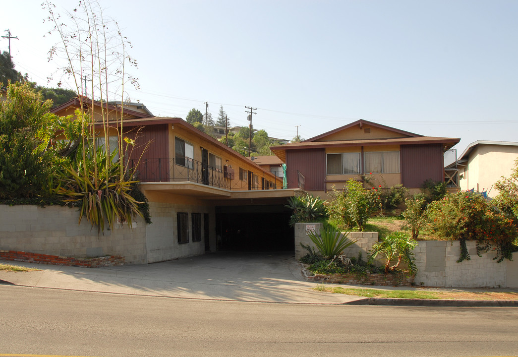 2737 Via Paseo in Montebello, CA - Building Photo