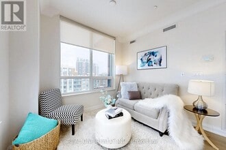 25-RG25 Water Walk Dr in Markham, ON - Building Photo - Building Photo