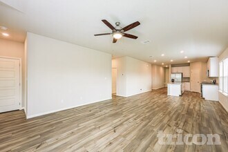 5814 Nyla Wy in Saint Hedwig, TX - Building Photo - Building Photo