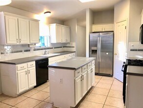 8117 Osborne Dr in Austin, TX - Building Photo - Building Photo