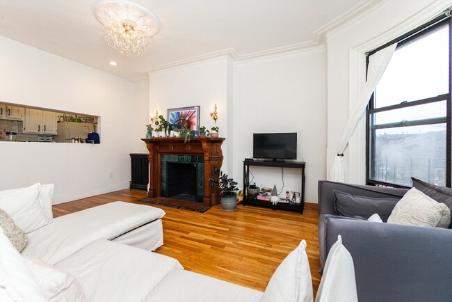 property at 209 W Newton St
