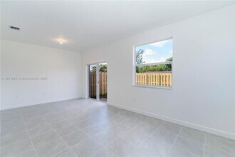 12372 NW 24th Pl in Miami, FL - Building Photo - Building Photo