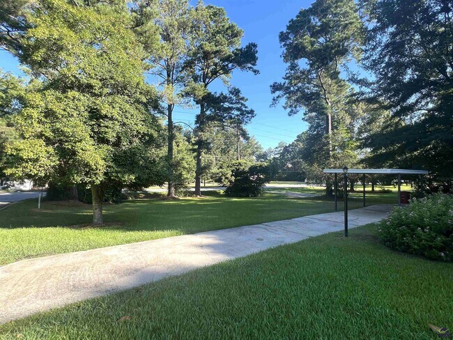 4693 Twin Oak Dr in Macon, GA - Building Photo - Building Photo