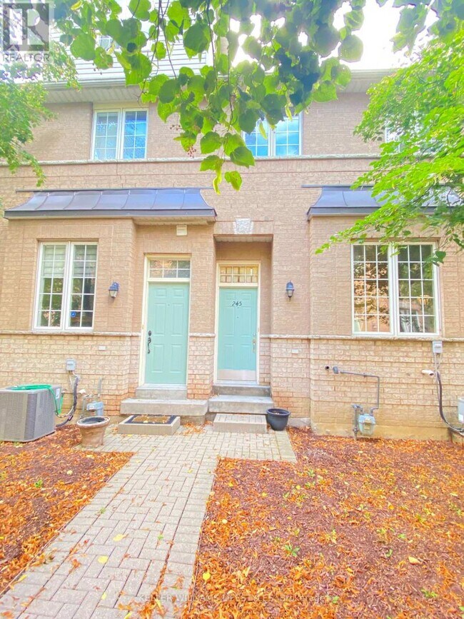23 Observatory Ln in Richmond Hill, ON - Building Photo - Building Photo