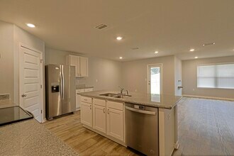 5747 Guinevere Ln in Milton, FL - Building Photo - Building Photo