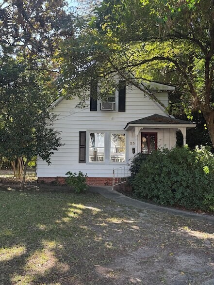 250 E Vermont Ave in Southern Pines, NC - Building Photo