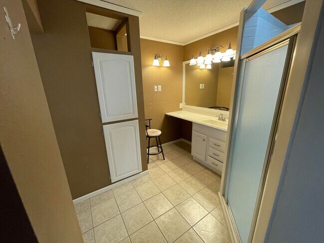 1212 Fox Run Dr in Warrensburg, MO - Building Photo - Building Photo