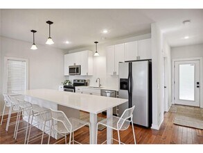 1086 11th Ave SE in Minneapolis, MN - Foto de edificio - Building Photo