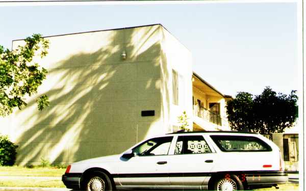 504-510 N Pauline St in Anaheim, CA - Foto de edificio