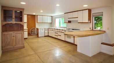 15 Bank St in San Anselmo, CA - Building Photo - Building Photo