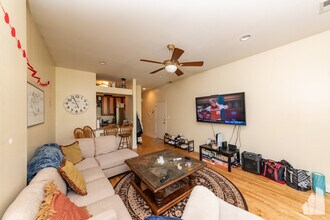 1133 W Addison St, Unit 2 in Chicago, IL - Foto de edificio - Building Photo