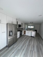 1800 E Heim Ave in Orange, CA - Building Photo - Building Photo
