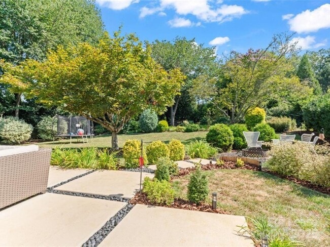 9423 Harlow Creek Rd in Huntersville, NC - Foto de edificio - Building Photo